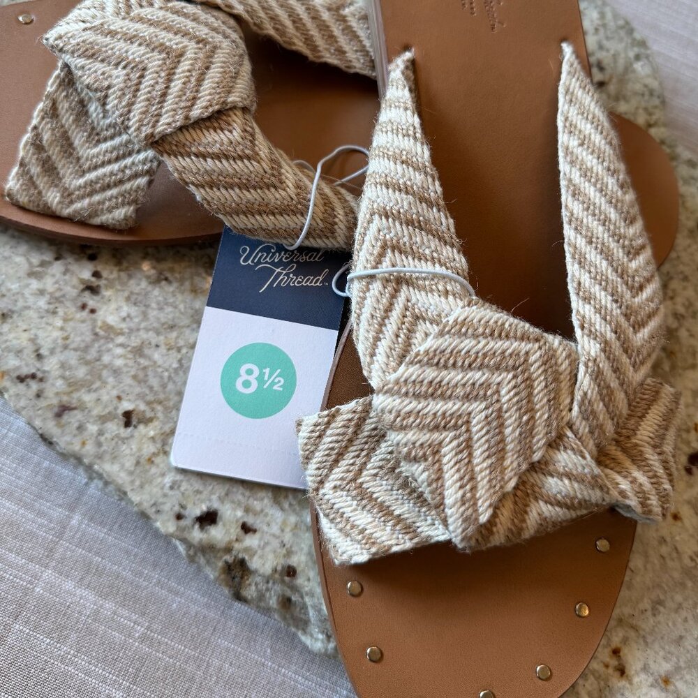 NWT Tan & Cream Women's Knotted Sandals Slip-ons Sz 8.5